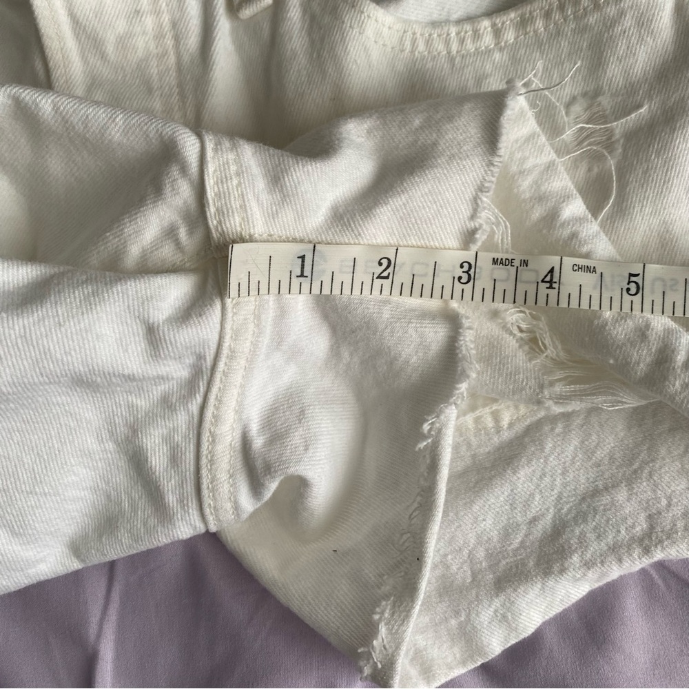 Levi's 501 Original High-Rise Denim Shorts White Frayed Raw Hem Women's 29 NWT - Picture 12 of 12